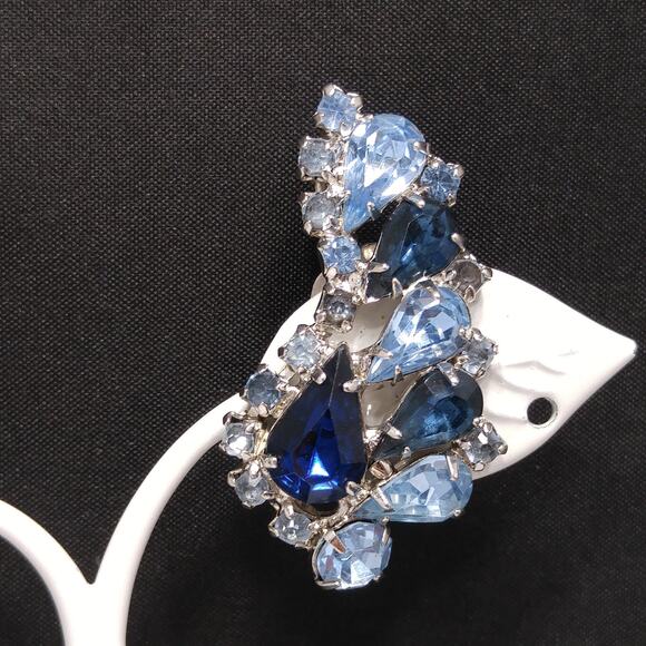 Vintage Blue Rhinestone Clip Earrings, Ear Climbers, Rhodium Plated, 1960s - Picture 3 of 10